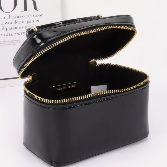 Patent Faux Leather Envelope Clutch - Picture 4 of 7